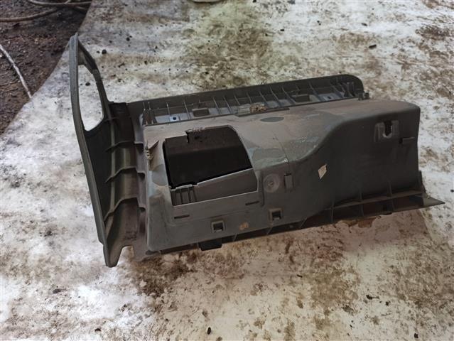 Бардачок 13443A Peugeot 406 купить