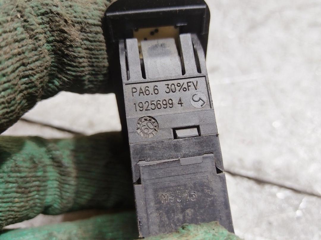 Кнопка корректора фар C7U7WQ Peugeot 206 купить в магазине запчастей бу