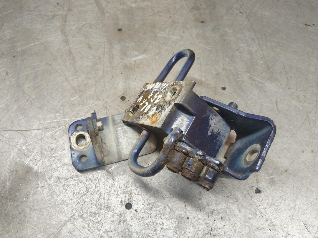 Петля двери передней правой 32ROJZ Volkswagen Golf купить