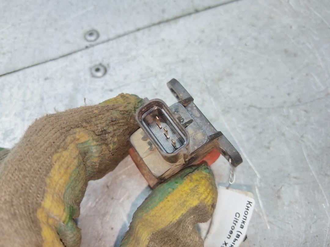 Кнопка (выключатель) LFHIF1 Citroen Xsara купить