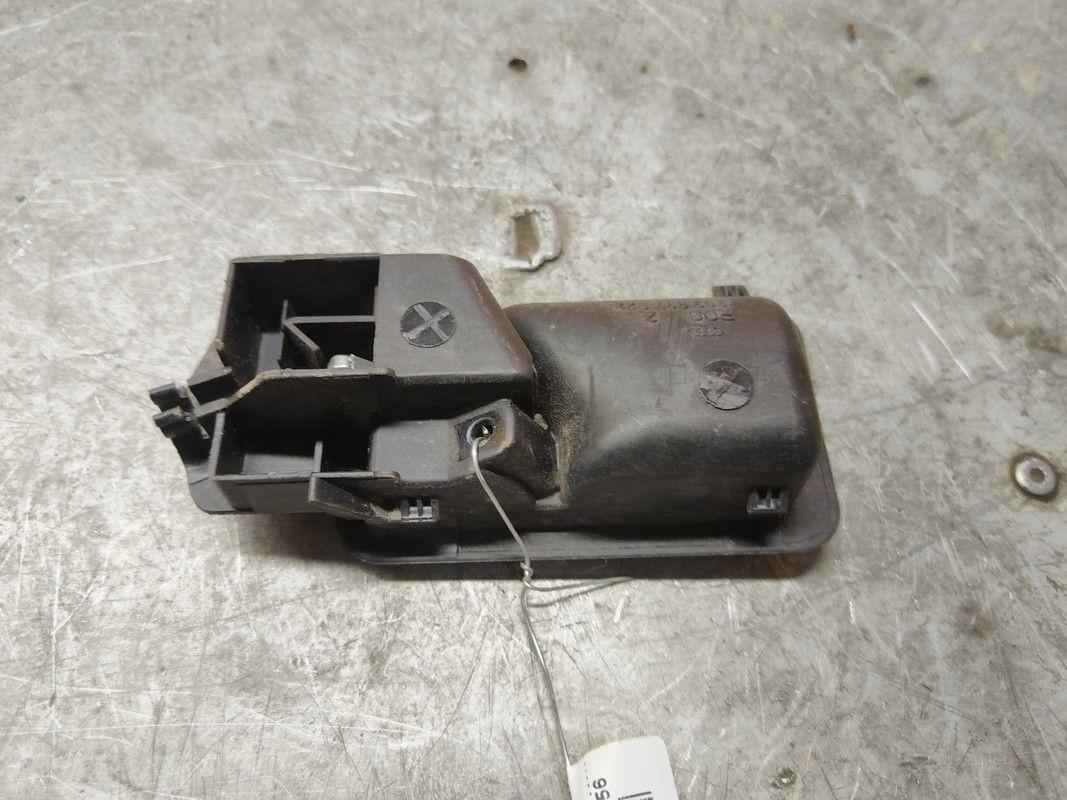 Ручка внутренняя задняя правая C4Y03Q Audi 80 купить