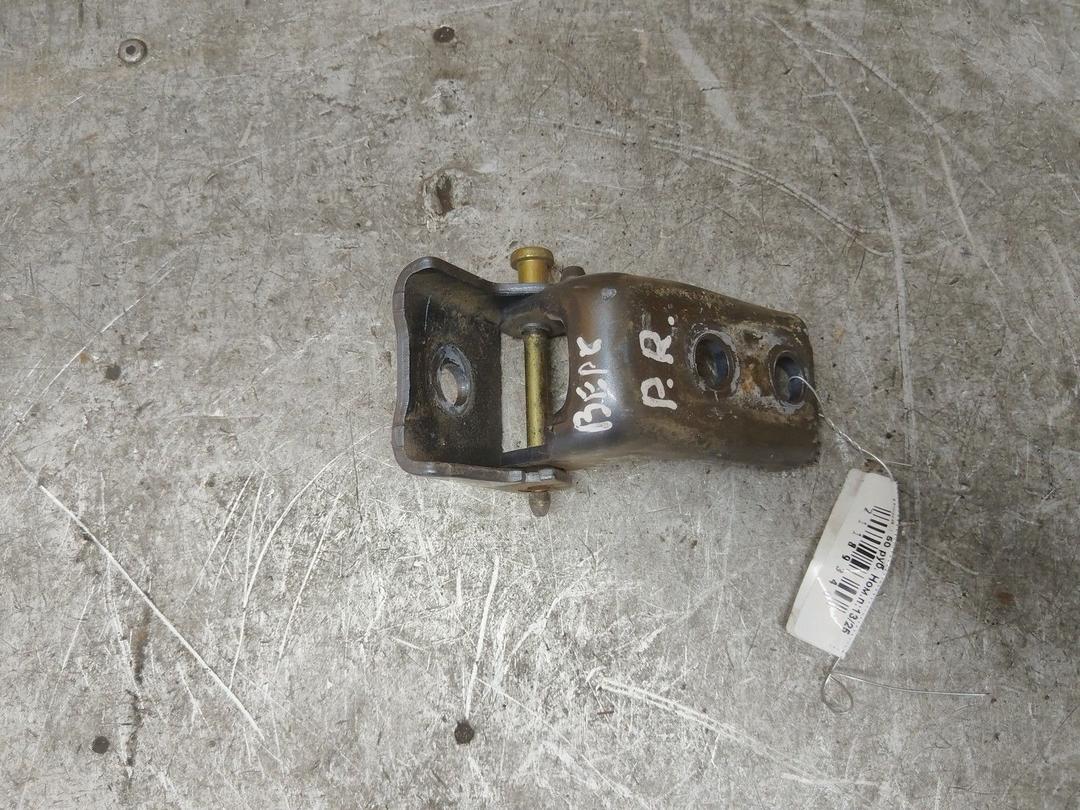 Петля двери передней правой DAD9MR Peugeot 407 купить с доставкой