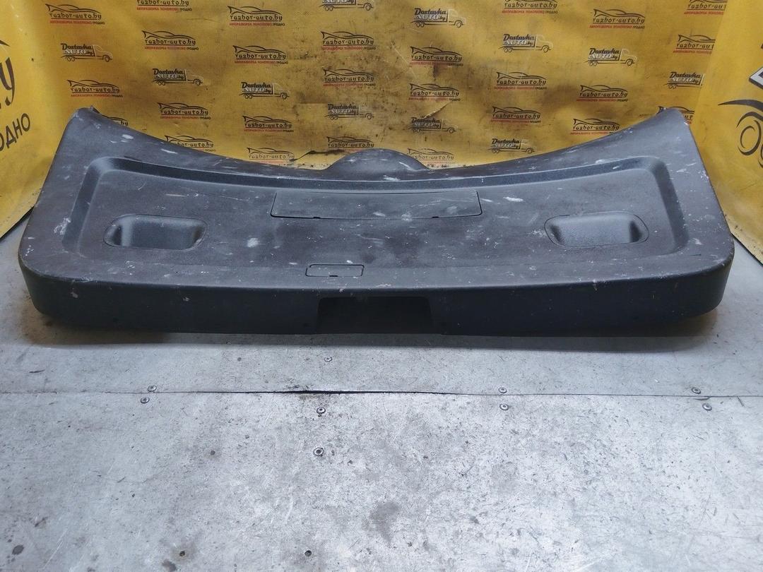 Обшивка крышки багажника ZOZ453 Toyota Corolla Verso купить на авторазборке