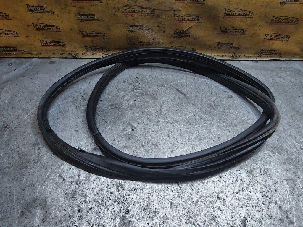 Уплотнитель двери передней правой EUHEZ9 Opel Astra - Фото 1