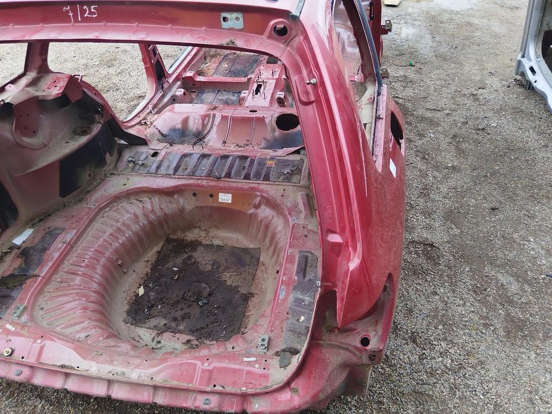 Крыло заднее правое 904LWC Peugeot 406 купить с доставкой