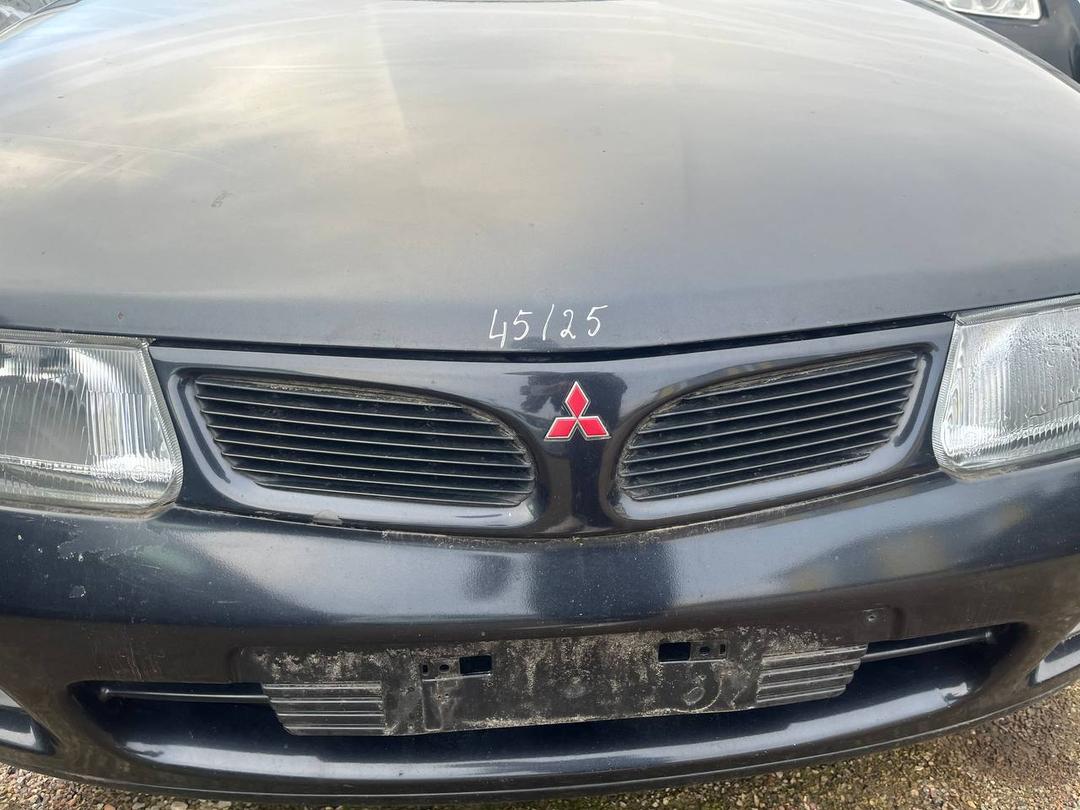 Решетка радиатора PC9723 Mitsubishi Carisma купить