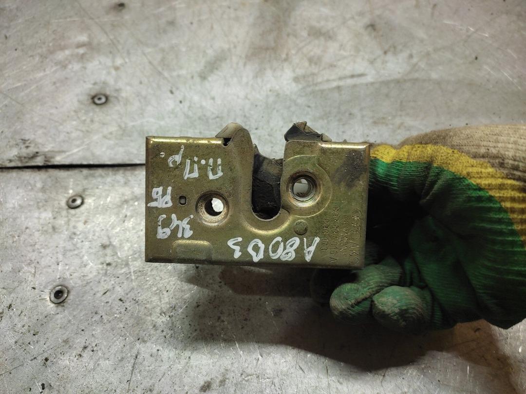 Замок двери передней правой KU83LG Audi 80