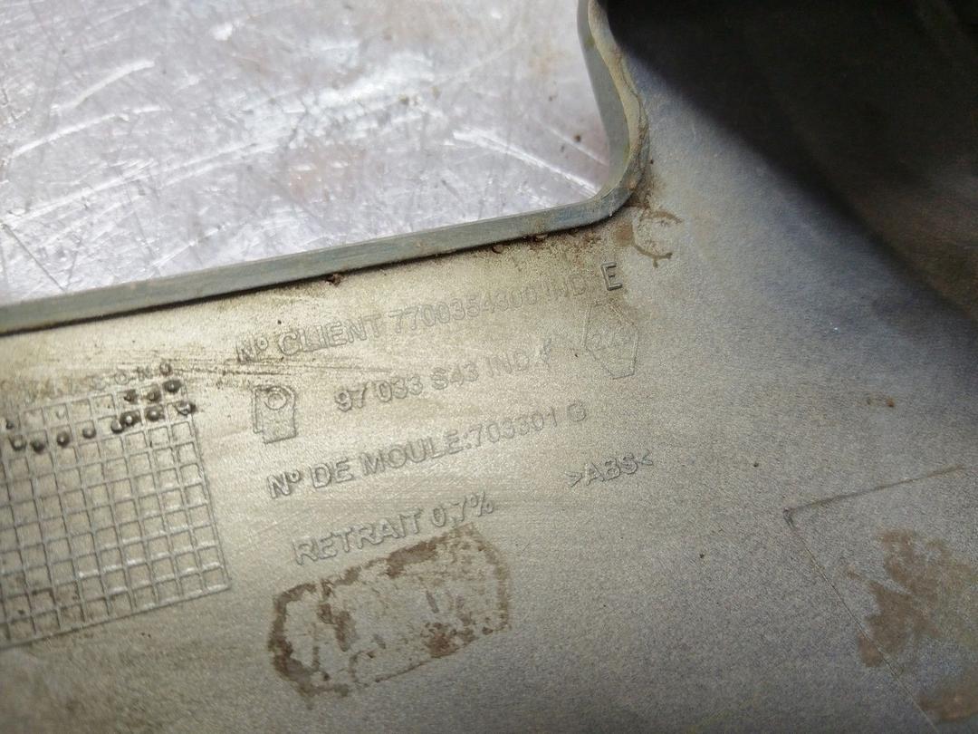 Накладка под фонарь левый YVV803 Renault Scenic RX4 - Фото 4