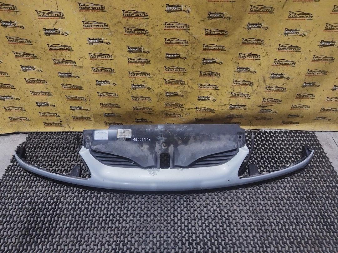 Решетка радиатора UEQ8KM Renault Laguna купить