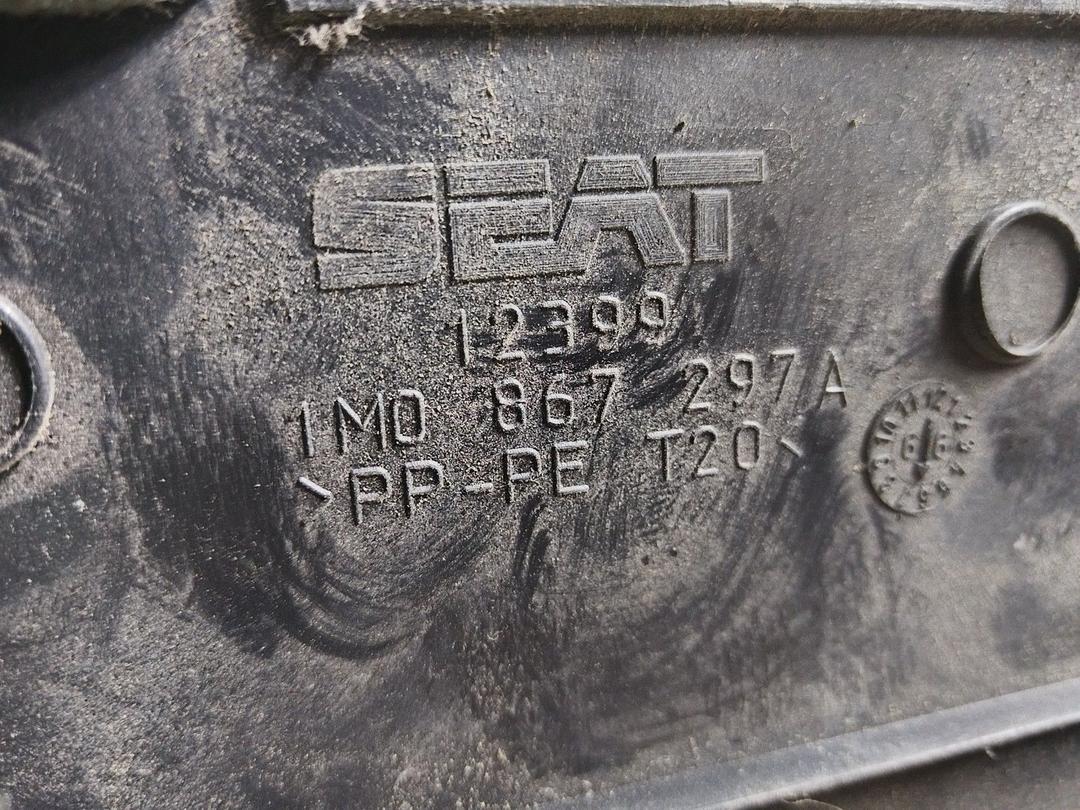 Обшивка стойки центральной левой 5B4LL8 Seat Toledo купить с доставкой