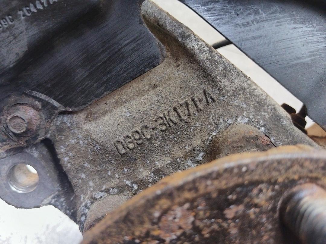 Кулак поворотный левый RBQNIO Ford Fusion купить с доставкой