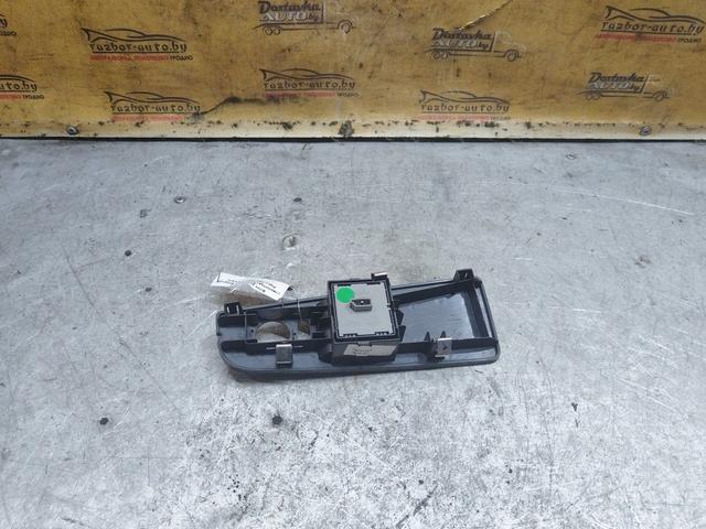 Блок управления стеклоподъемниками 622ZYD Fiat Linea купить с доставкой