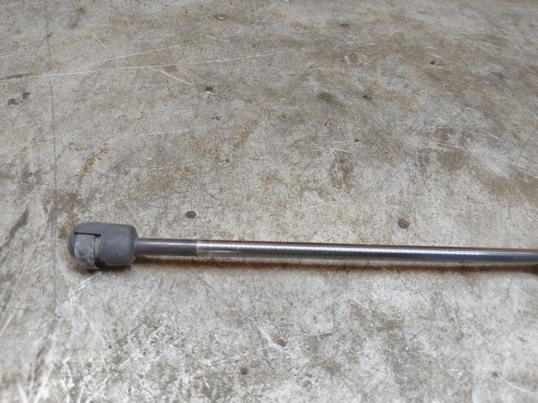 Амортизатор крышки багажника (3-5 двери) 9T3GNX Ford Fiesta - Фото 5