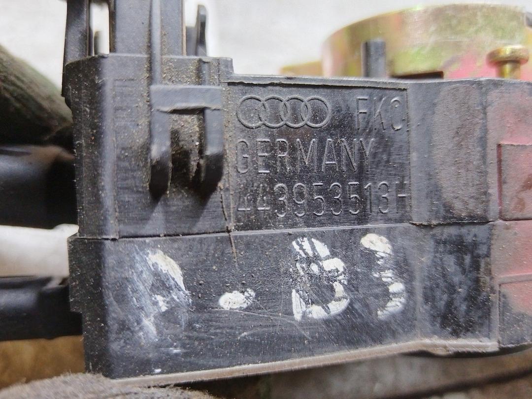 Переключатель подрулевой (стрекоза) VB1R7N Audi 100 купить в магазине запчастей бу