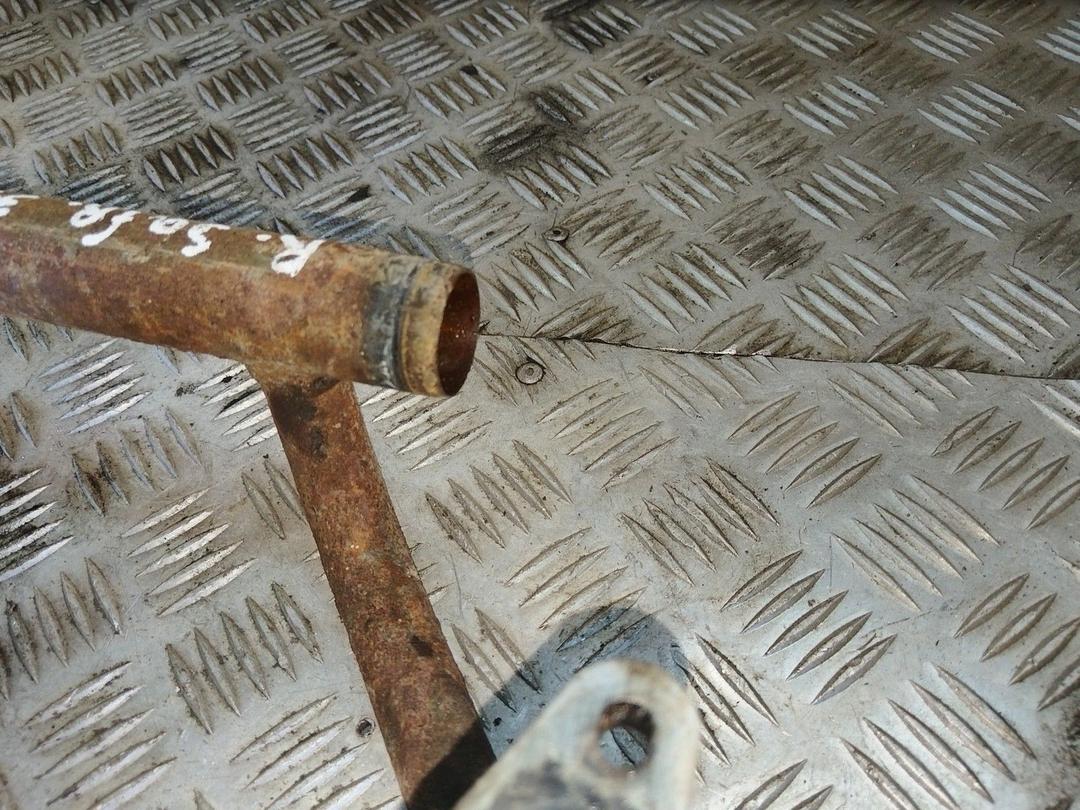 Трубка охлаждающей жидкости металлическая AY7V9A Renault Safrane купить в магазине запчастей бу