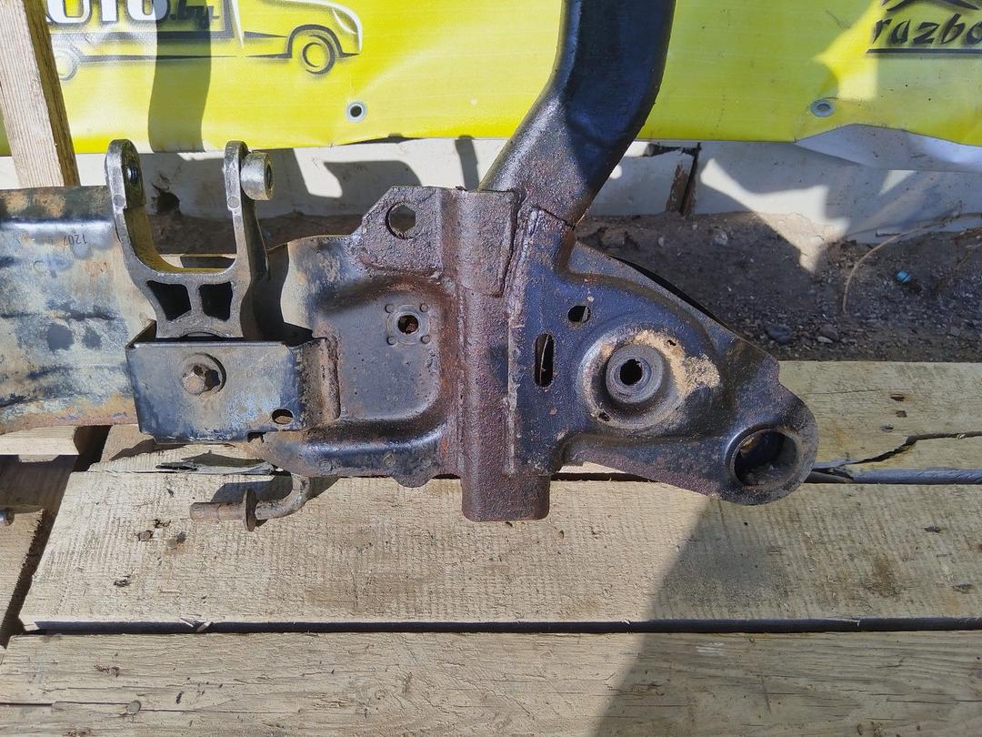 Балка подвески передняя (подрамник) 8TC21R Opel Meriva undefined