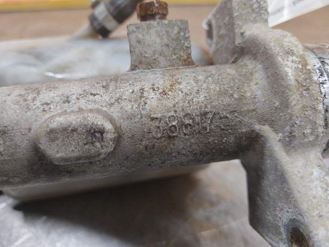 Цилиндр тормозной главный 5AR74L Opel Vectra купить в магазине запчастей бу