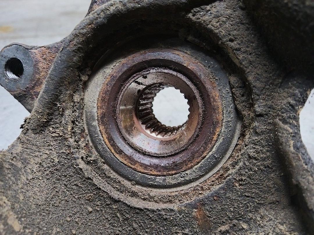 Кулак поворотный левый 7HMK7I Peugeot 406 купить с доставкой. Огромный выбор запчастей и марок авто. У нас есть практически все.