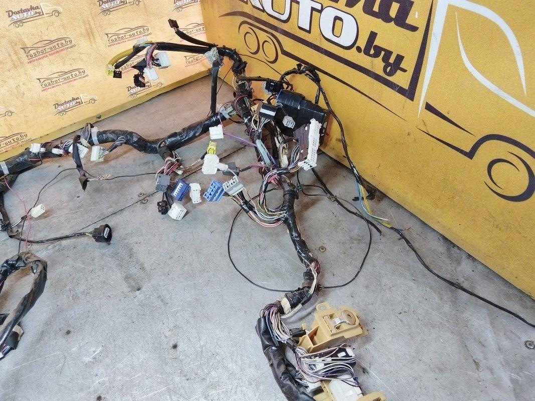 Проводка салона AQ2K7U Toyota Avensis Verso undefined