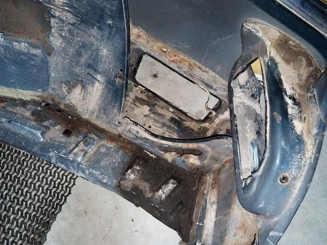 Крыло заднее правое 4KNT6R Peugeot 406 undefined