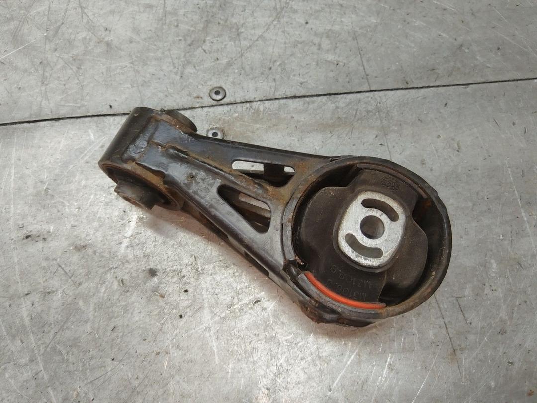 Подушка крепления КПП 4HLF52 Peugeot 406