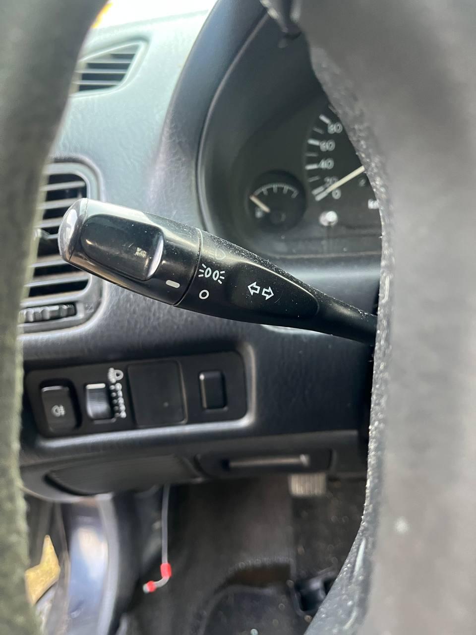 Переключатель подрулевой (стрекоза) L1EQAT Mitsubishi Carisma купить с доставкой