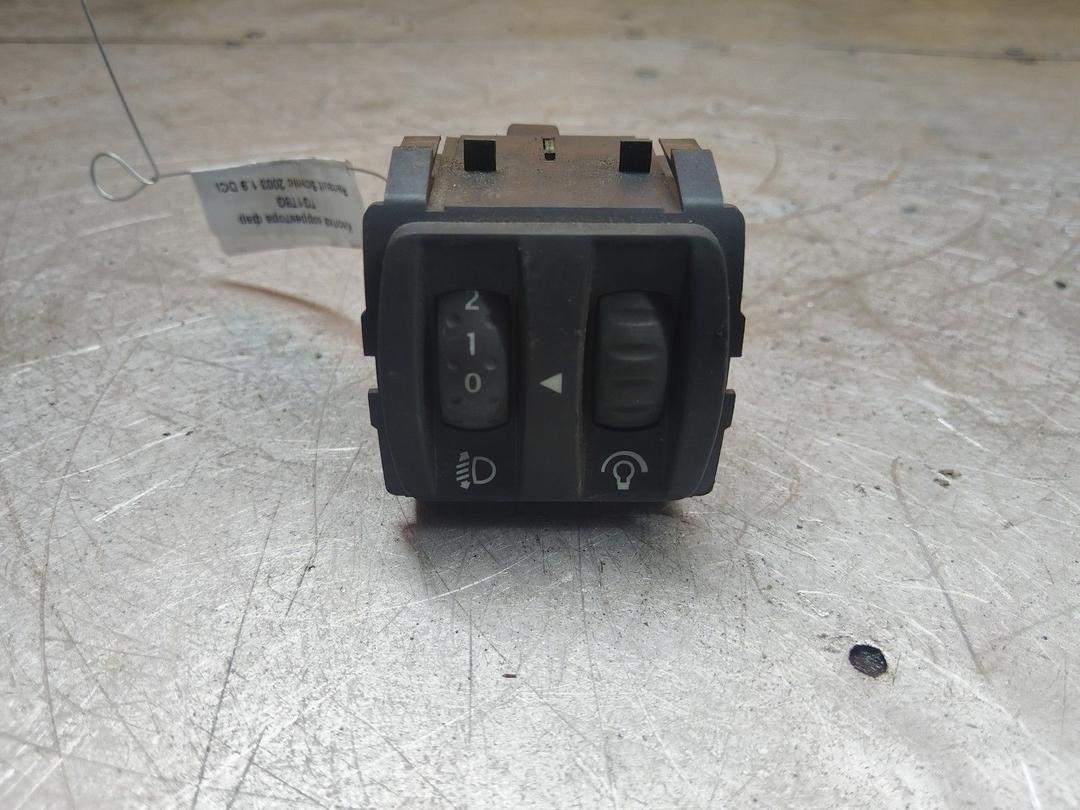 Кнопка корректора фар TG1T8G Renault Scenic