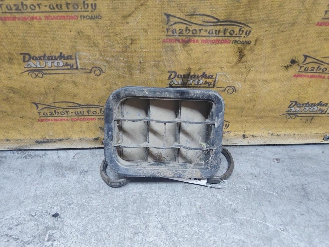 Решетка вентиляции кузова 02JW2X Skoda Roomster купить в магазине запчастей бу