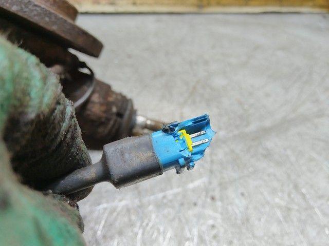 Кулак поворотный правый 735B5P Citroen C5 купить в магазине запчастей бу