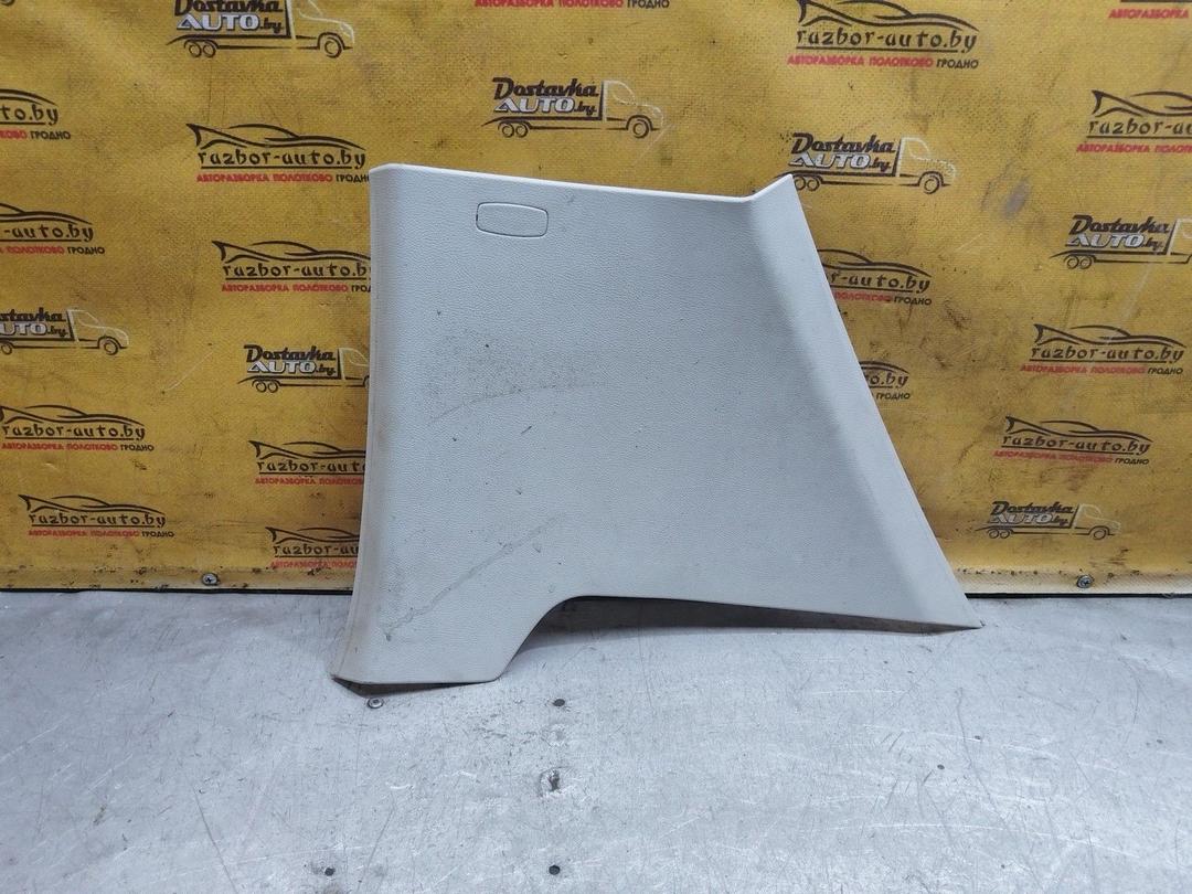 Обшивка стойки задней правой F5QW4B Skoda Fabia