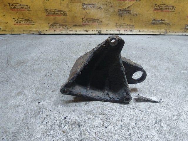 Кронштейн КПП JT7W4G Audi A4 купить в магазине запчастей бу