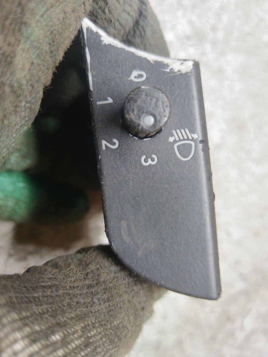 Кнопка корректора фар 9D7VE7 Audi A4