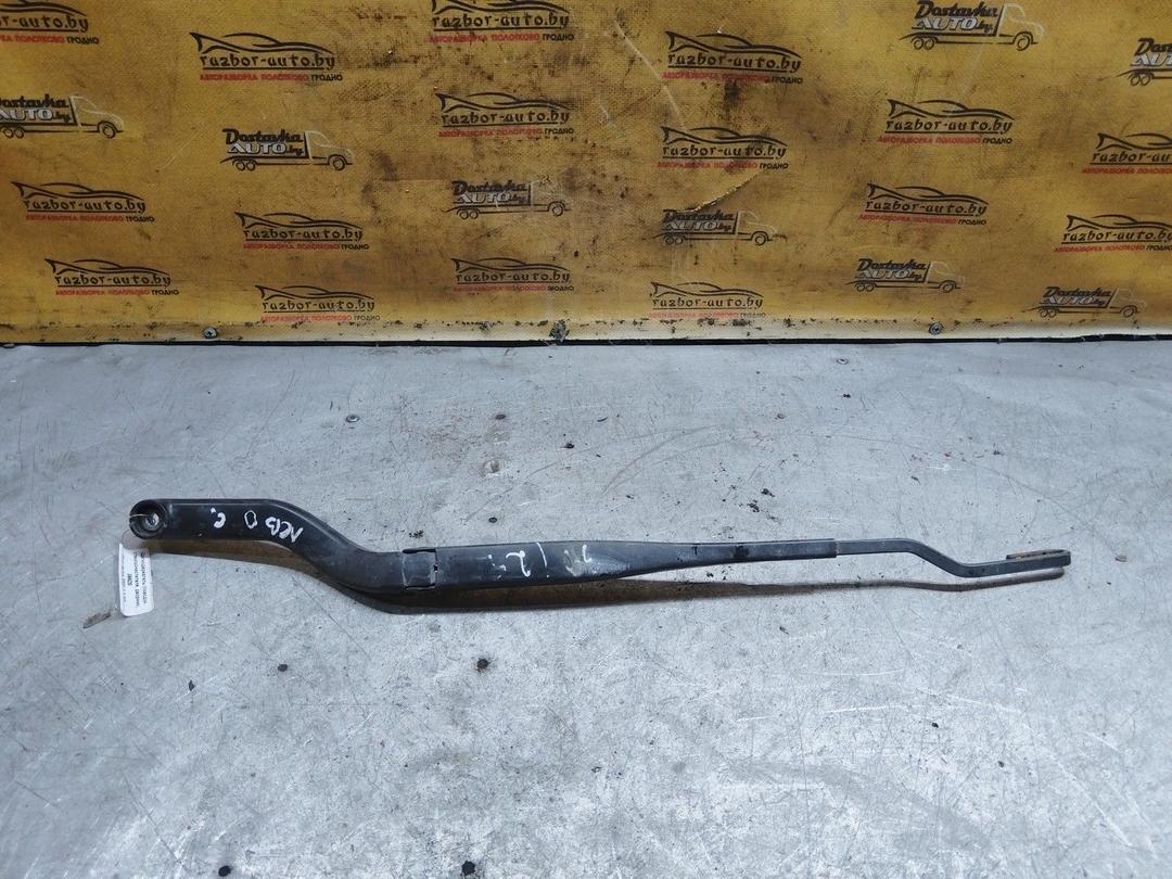 Щеткодержатель (поводок стеклоочистителя, дворник) 399Z5I Opel Vectra