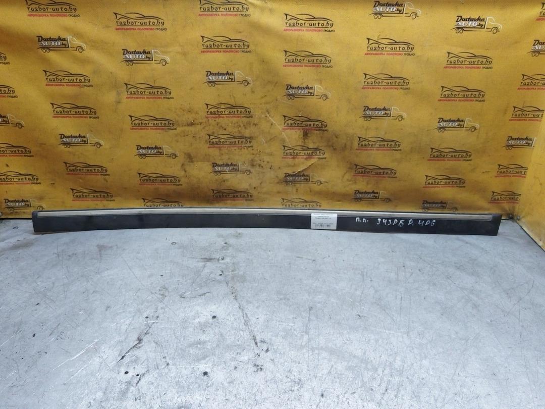 Молдинг двери передней правой V31I40 Peugeot 406