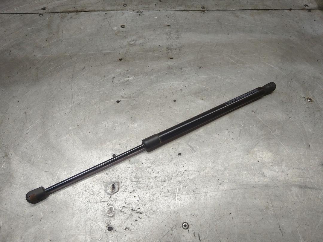 Амортизатор крышки багажника (3-5 двери) R9Z17H Kia Sorento