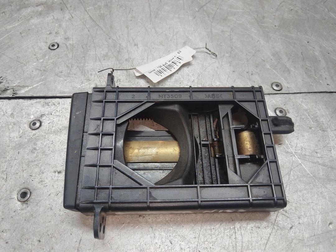 Подстаканник Y04TQV Toyota Avensis купить в магазине запчастей бу
