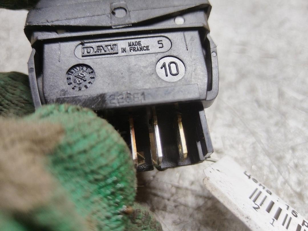 Кнопка стеклоподъемника переднего левого 1345SL Citroen Xsara Picasso купить в магазине запчастей бу