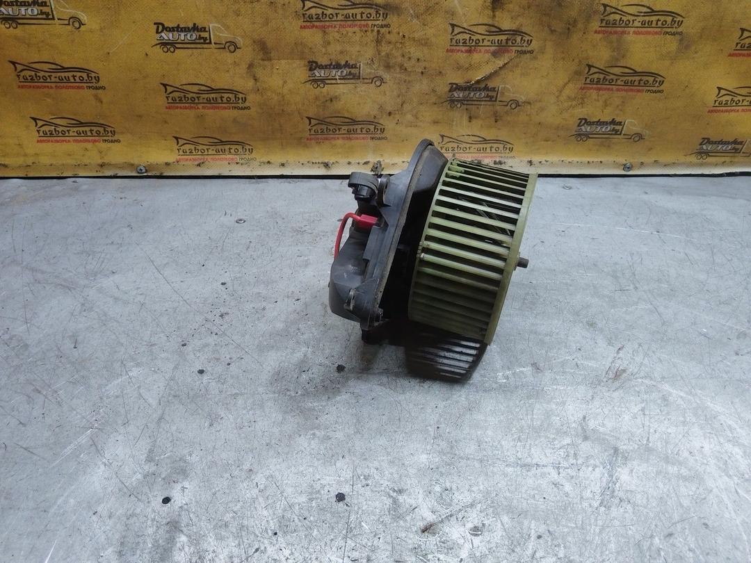 Моторчик печки J2OD62 Peugeot 405