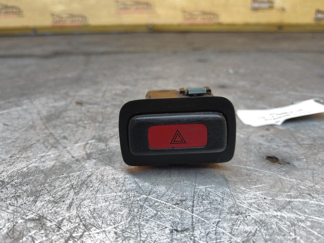 Кнопка аварийной сигнализации K11DVT Rover 45