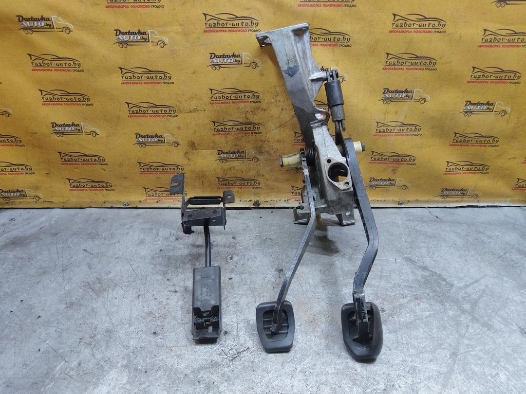 Узел педальный (блок педалей) TG6ZYA Audi 100 купить с доставкой