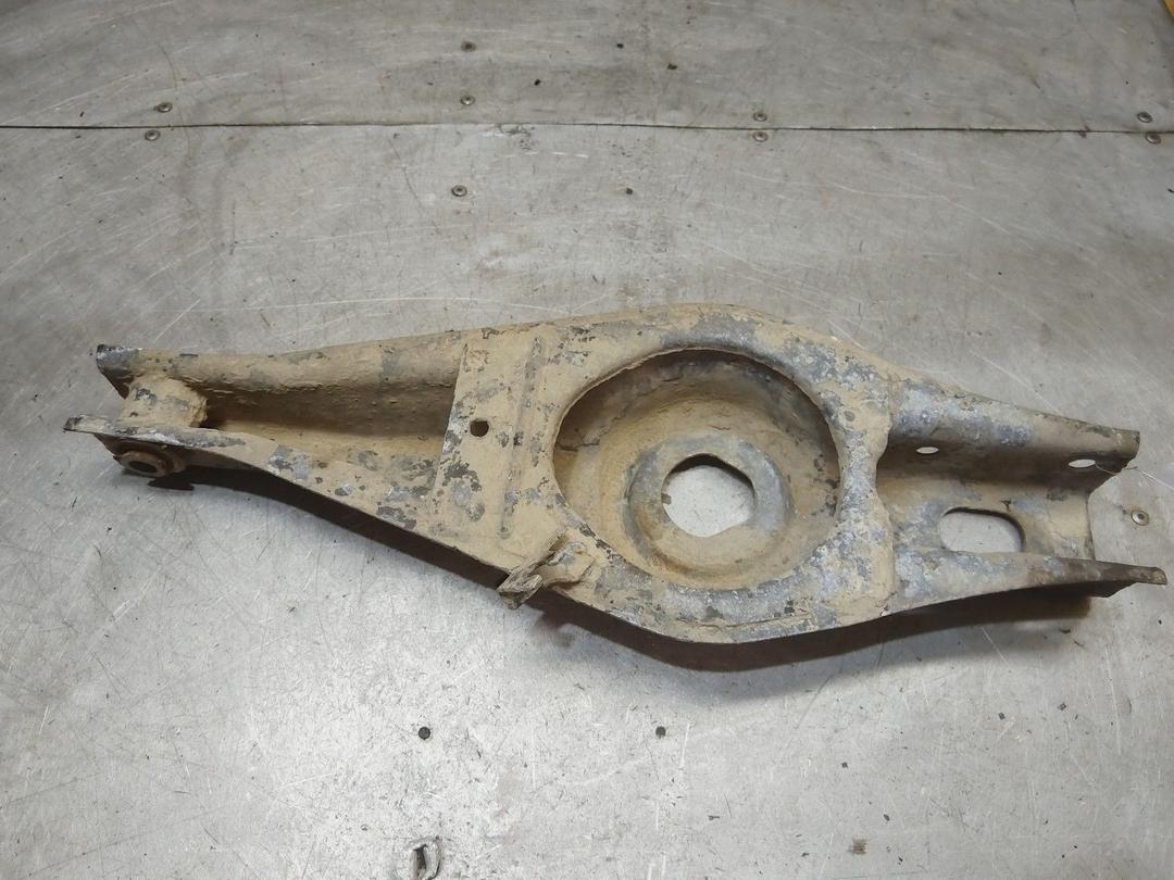 Рычаг задний правый APK17O Peugeot 406 купить с доставкой