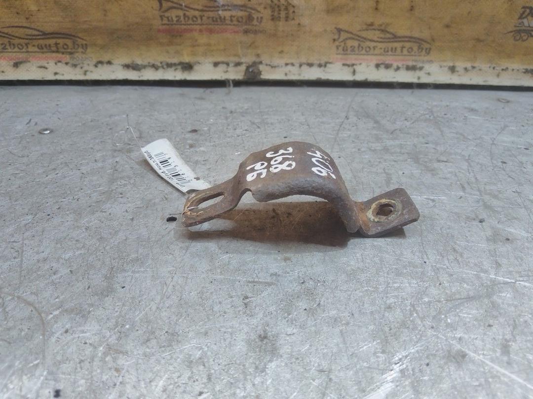 Крепление втулки стабилизатора 7YEW0N Peugeot 406 - Фото 2