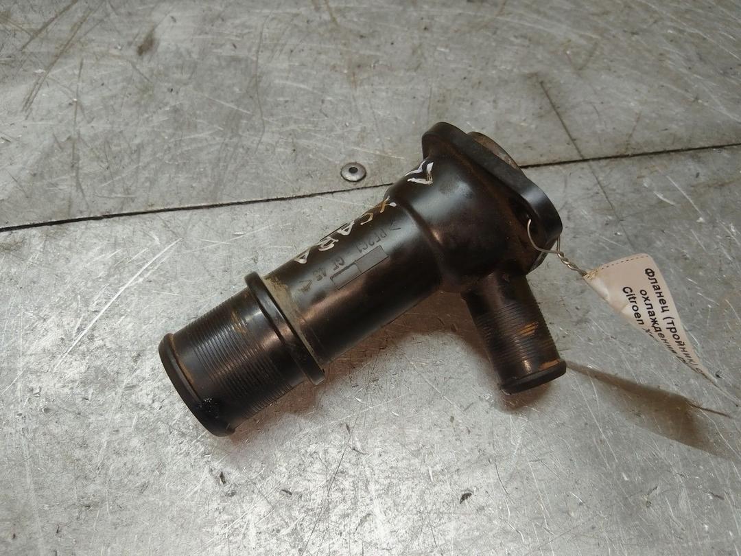 Фланец (тройник) системы охлаждения DURV3X Citroen Xsara