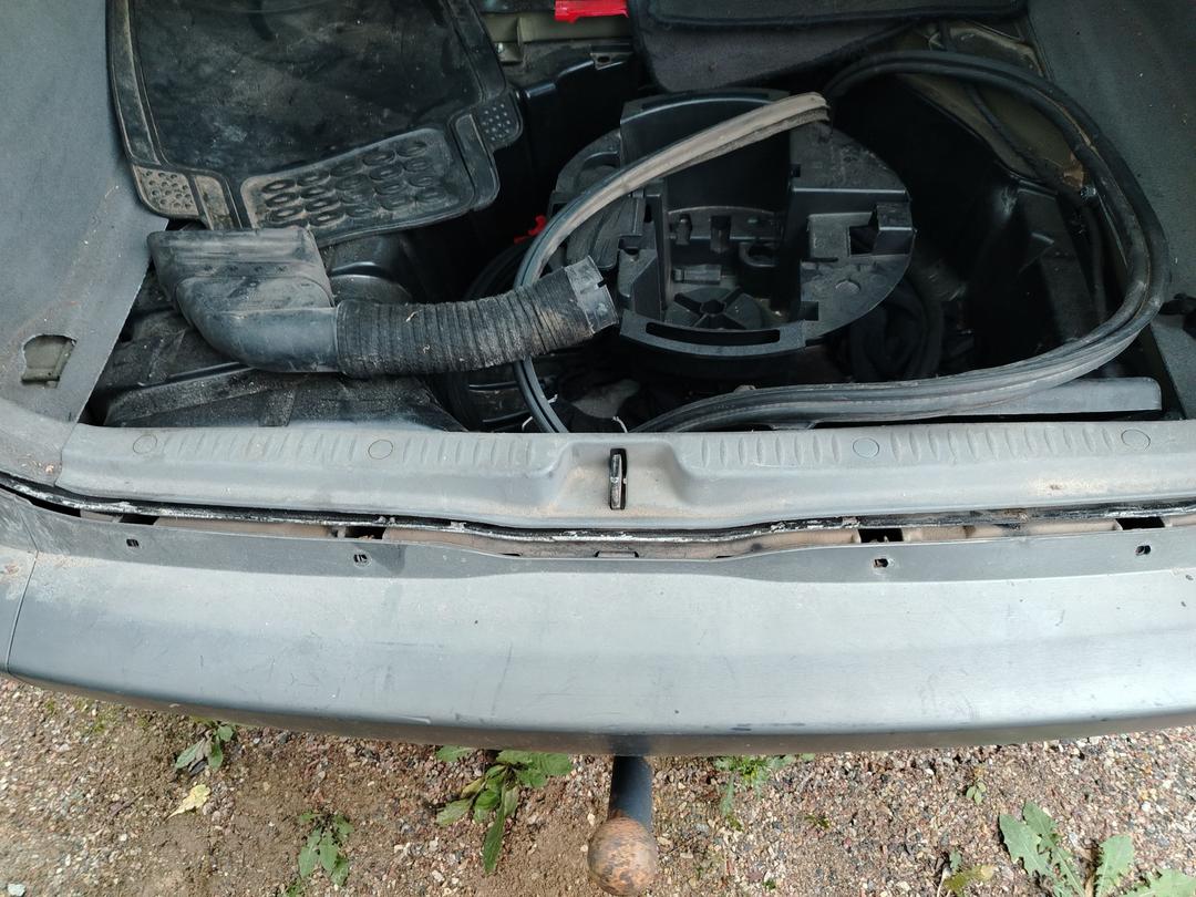 Накладка замка багажника W2WI5I Renault Scenic