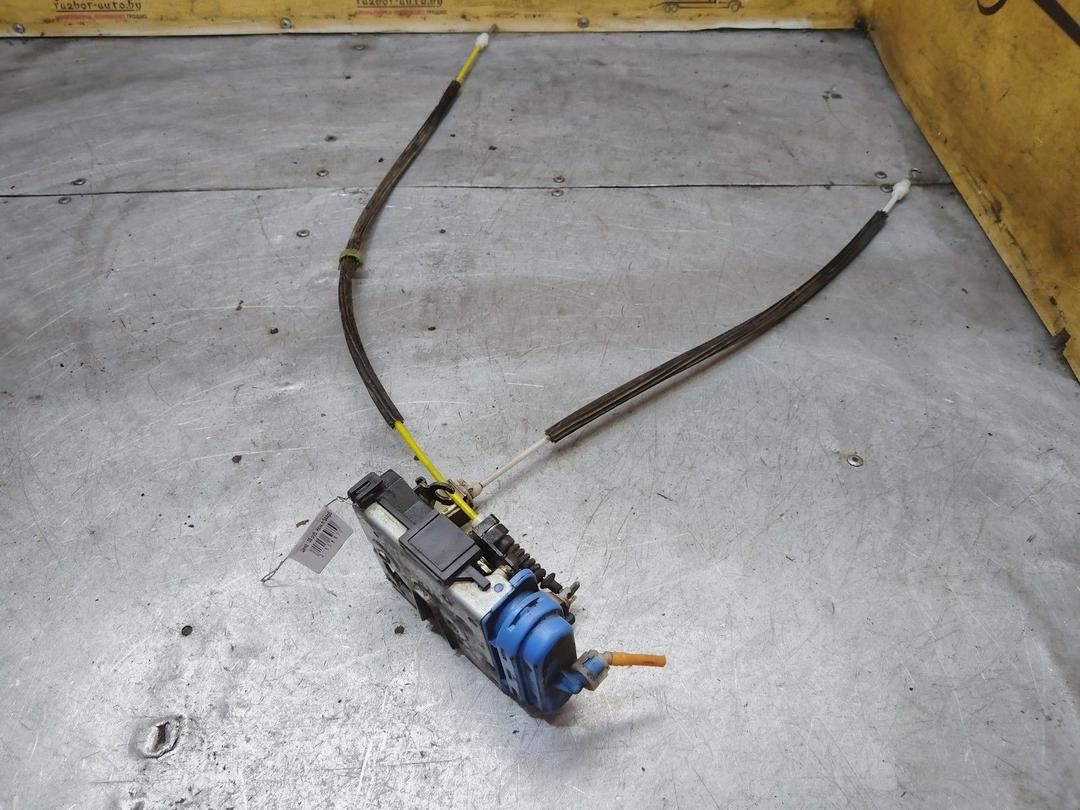 Замок двери задней левой 47229D Audi A4 купить