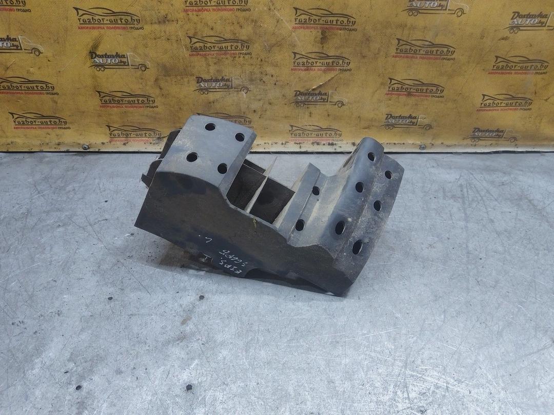 Кронштейн крепления бампера заднего 1VNELV Renault Espace