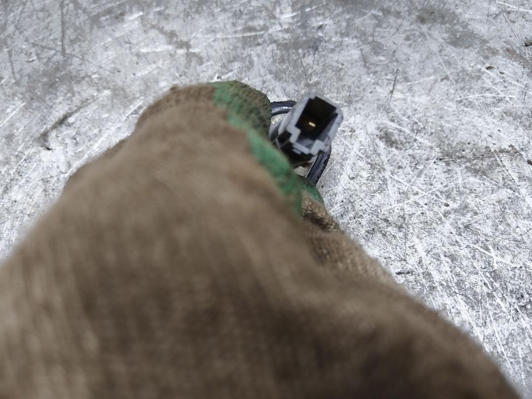 Выключатель концевой (концевик) O6A91V Toyota Corolla купить на авторазборке