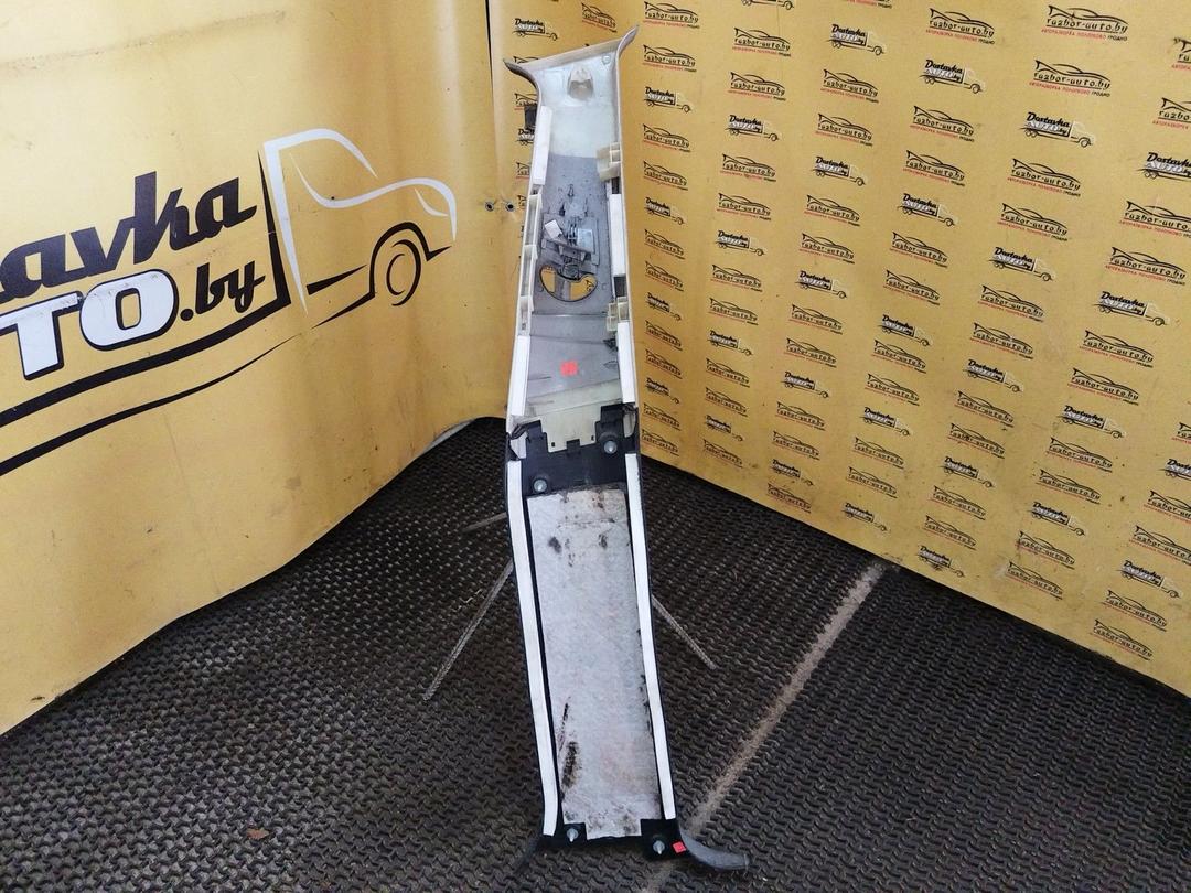 Обшивка стойки центральной левой UI7XQ6 BMW X5 E53 купить в магазине запчастей бу