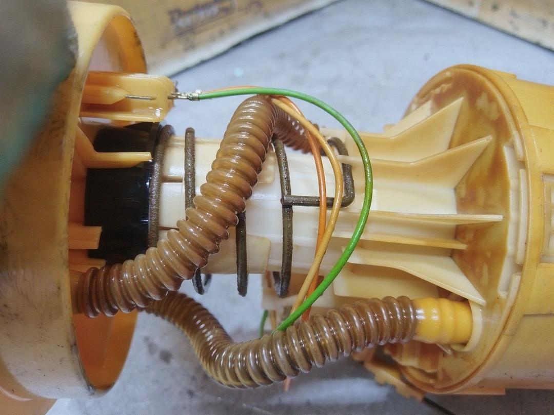 Колба в бак IW27DP Ford Focus - Фото 5