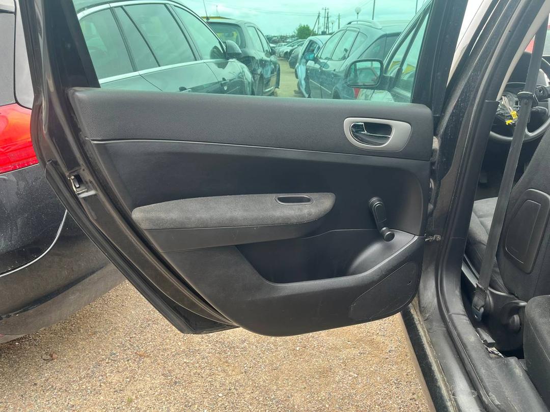 Дверь задняя левая HGKKN0 Peugeot 307 купить